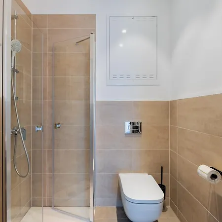 Nena Adlershof 3*