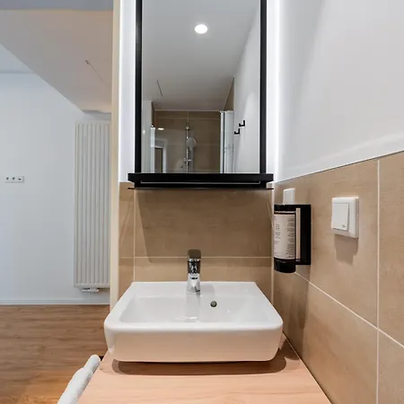 Nena Adlershof 3*