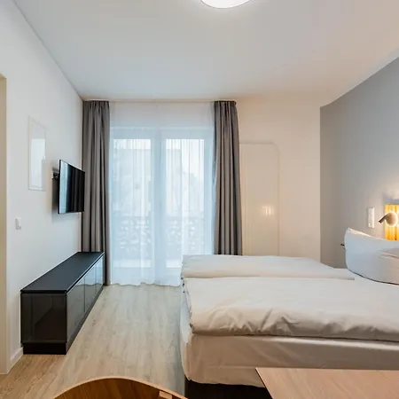 Nena Adlershof 3*