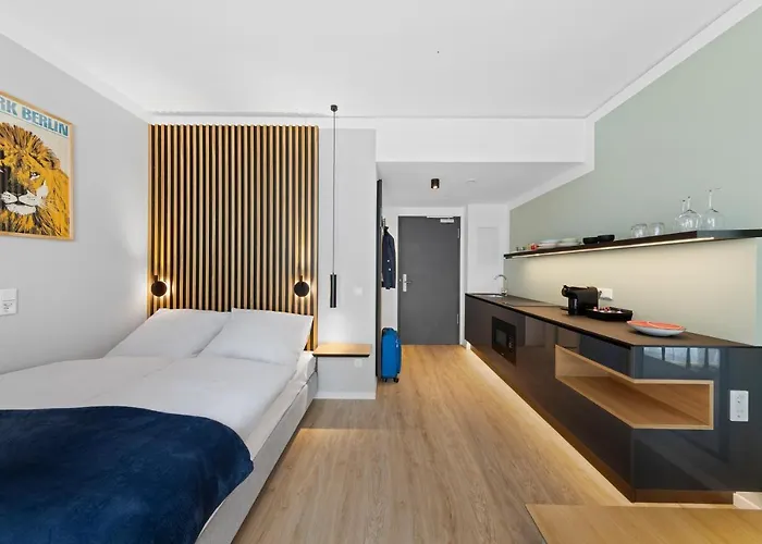 Nena Adlershof Aparthotel 3*