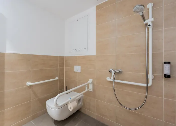 Aparthotel Nena Adlershof 3*