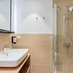 Nena Adlershof 3* ברלין