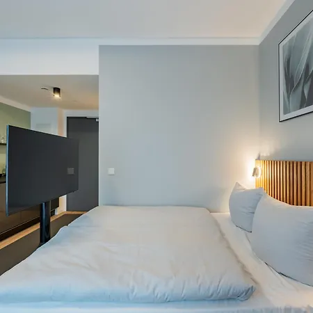 Nena Adlershof Apartmanhotel *