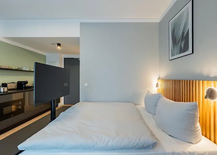 Nena Adlershof Aparthotel 3*