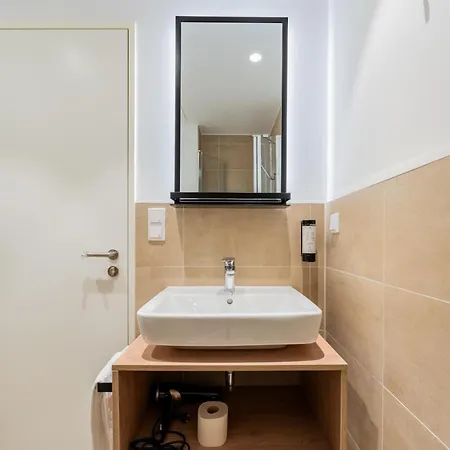 מלון דירות Nena Adlershof 3*