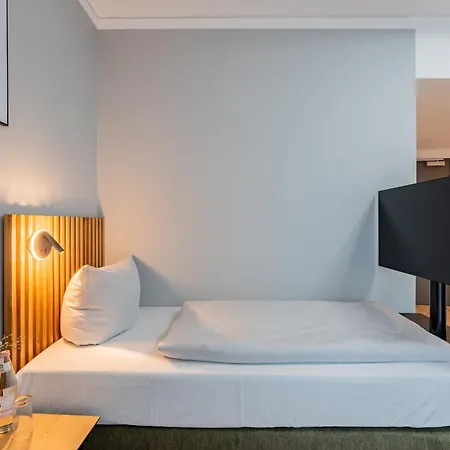 Nena Adlershof ברלין