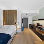 Nena Adlershof Aparthotel 3*