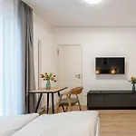Nena Adlershof 3*