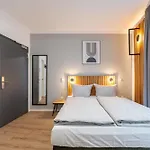 Nena Adlershof Aparthotel 3*